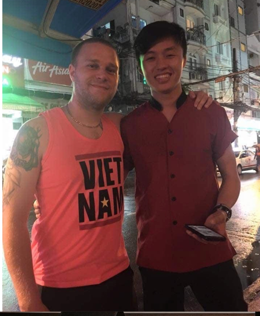 Bồi bàn tại Bùi Viện 2015